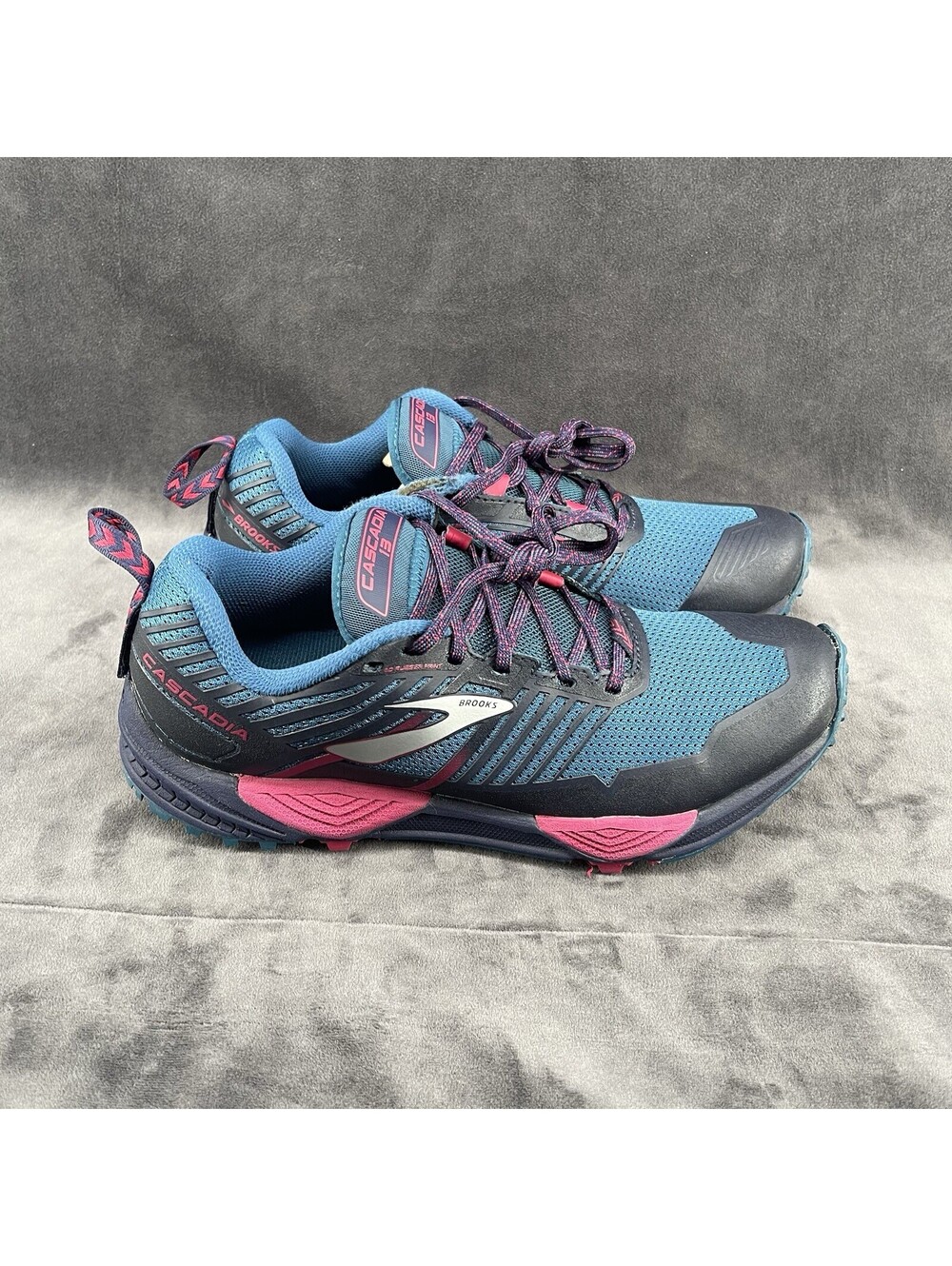 Brooks Cascadia 13 Trail Running Shoes Women’s US 8.5 Blue Pink Size 40